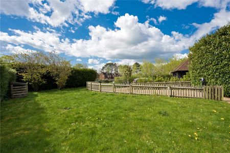 A beautifully presented three double bedroom semi detached cottage located in the sought after area of Shamley Green. - Photo 5