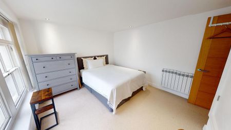3 bedroom flat to rent - Photo 3