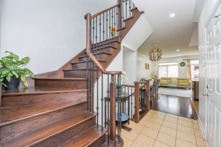 For Lease - 30 Lorenzo Circle, Brampton, Ontario - Photo 2