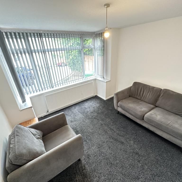 Park Range, Manchester, M14 - Photo 1