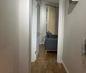 2 Bed Flat, Aldrington Road, SW16 - Photo 3