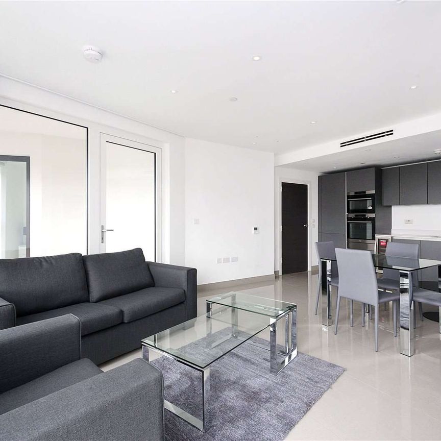 A beautifully appointed, one bedroom apartment situated within this modern development located in the heart of Blackfriars Circus, Southwark. - Photo 1