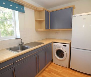 2 bed Flat for rent - Photo 6