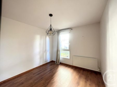 Location Appartement 2 pièces 43m² RIOM 63200 - Photo 2