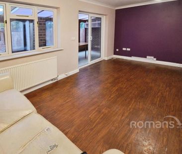 3 bedroom semi-detached house to rent - Photo 2