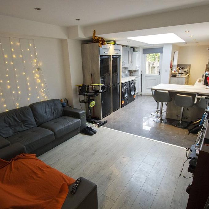 5 bedroom house to rent - Photo 1