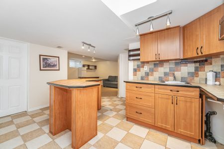 For Lease - 62 Ventana Way, Vaughan, Ontario - Photo 2