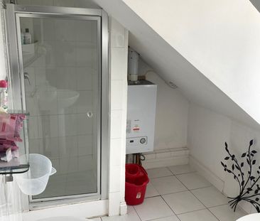 £900 PCM, Furnished One Bedroom Second Floor Flat in Clive Street, ... - Photo 2