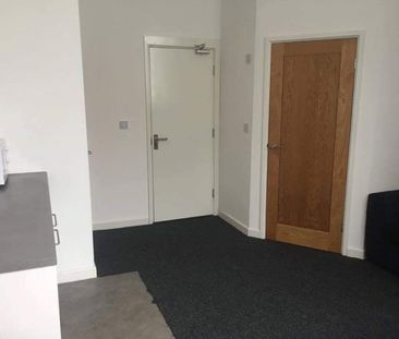 1 bed House Share - To Let - Photo 6