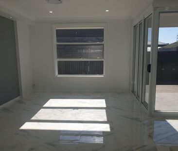 Comfortable and Elegant Family Home - Photo 2