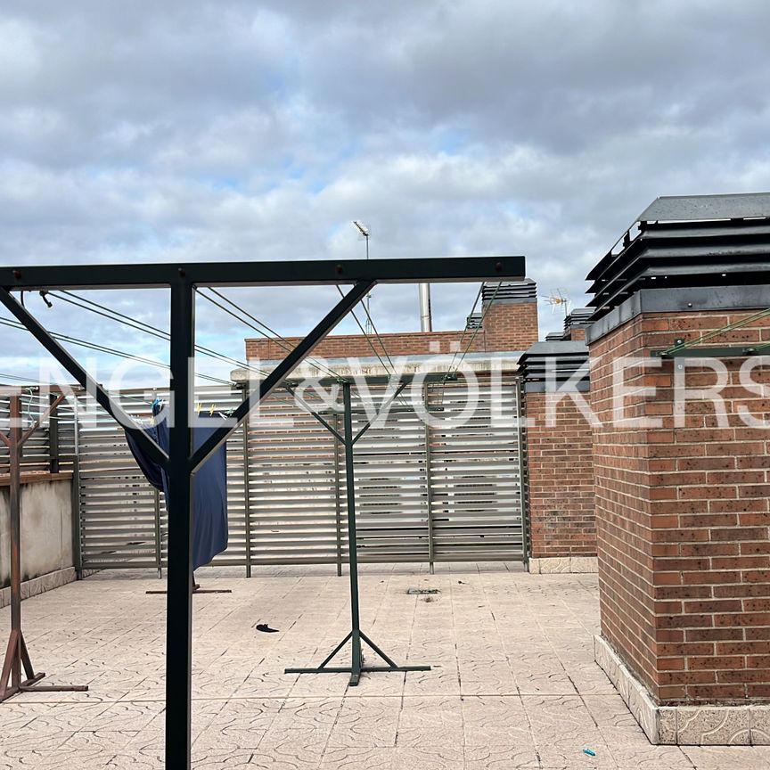 Apartamento de alquiler en Avenida de Isabel de Valois, Sanchinarro - Photo 1