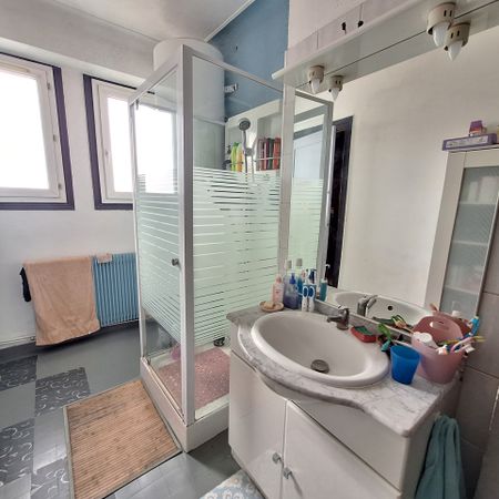 Location Maison 5 pièces 111m² LE CREUSOT 71200 - Photo 5