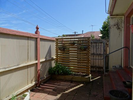 34 Barningham Street, Brunswick VIC 3056 - Photo 5