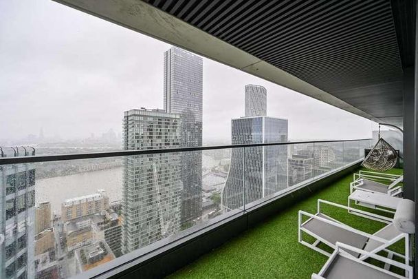 Wardian Building, Canary Wharf, E14 - Photo 1