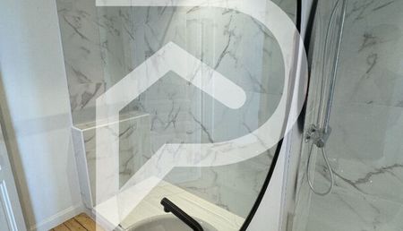 Appartement 5 pièces 98m2 REIMS 970 euros - Photo 2