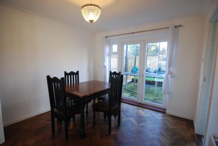 4 bedroom semi-detached house to rent - Photo 3