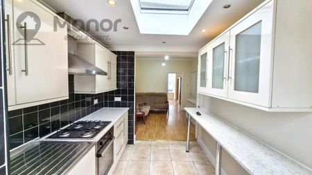 2 bedroom ground floor flat to rent - Photo 2