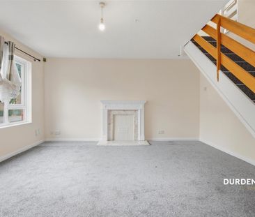 Andrew Close, Hainault - Photo 4