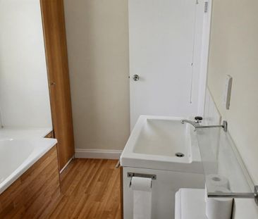 3 bedroom mews to rent - Photo 6