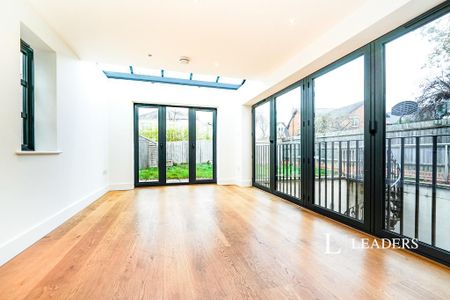 Detached house to rent - Photo 4