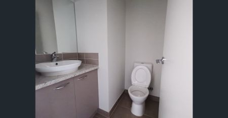 SPACIOUS 4-BEDROOM TOWNHOUSE IN BURWOOD! - Photo 5