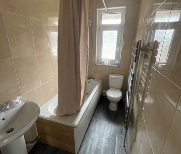 2 Bed Semi-Detached House, St. Winifreds Avenue, LU3 - Photo 4