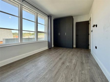 2 bedroom penthouse to rent - Photo 5