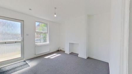 2 bedroom terraced house to rent - Photo 2