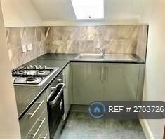 1 bedroom in a house share to rent - Photo 6