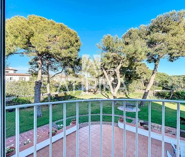 Villa en alquiler con jardín paisajístico y piscina en Terramar, Si... - Photo 4