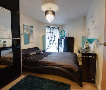 Canal View, Lawn Lane - Photo 4