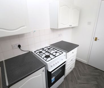 220 Walmersley Road, Bury, BL9 6LL - Photo 5