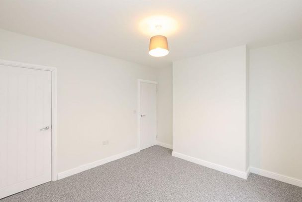 3 bedroom end of terrace house to rent - Photo 1