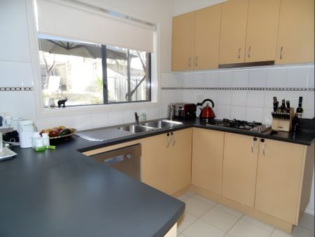 Comfort and Style: Your Sanctuary at 21 Cascades View, Yallambie - Photo 5