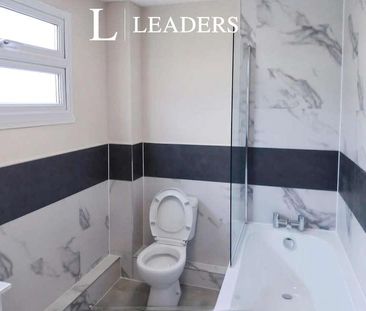 Chichester Close, Basildon, SS14 - Photo 5