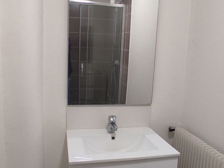 Appartement - 3 pièces - 55 m² - Argenton-sur-Creuse - Photo 2