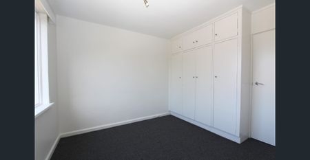 WELL PRESENTED AND ABUNDANT NATURAL LIGHT - Photo 3