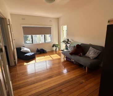 St Kilda East - Photo 6