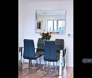 2 bedroom flat to rent - Photo 3