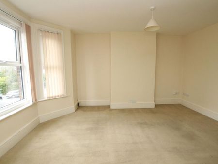 3 bedroom maisonette to rent - Photo 2