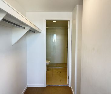| 2 bedrooms | 2 bathrooms | 2 car parks - Photo 6