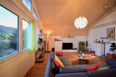 High ceilings with gallery! - Photo 3