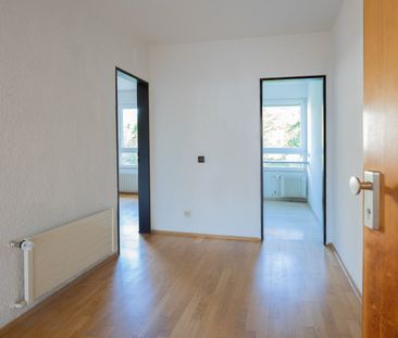 KR-Nahe Stadtwald! Lichtdurchflutete 2 Zimmer Wohnung mit Balkon un... - Photo 2