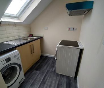 1 Bed Flat, Birmingham Road, B70 - Photo 3