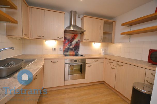 2 bed Apartment for Rent - Photo 1
