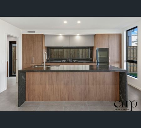 9 Mansfield Circuit, Gledswood Hills, NSW 2557 - Photo 4