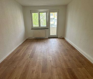 Frisch renovierte 1-Raum-Wohnung mit Balkon! - Foto 1