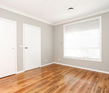 Close to public transport! - Photo 2