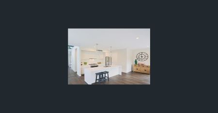 COORPAROO – MODERN, STYLISH EXECUTIVE HOME I 4 BEDROOMS I BREAK LEASE - Photo 2