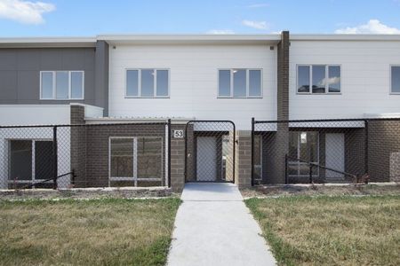 Spacious Modern Living - Photo 3